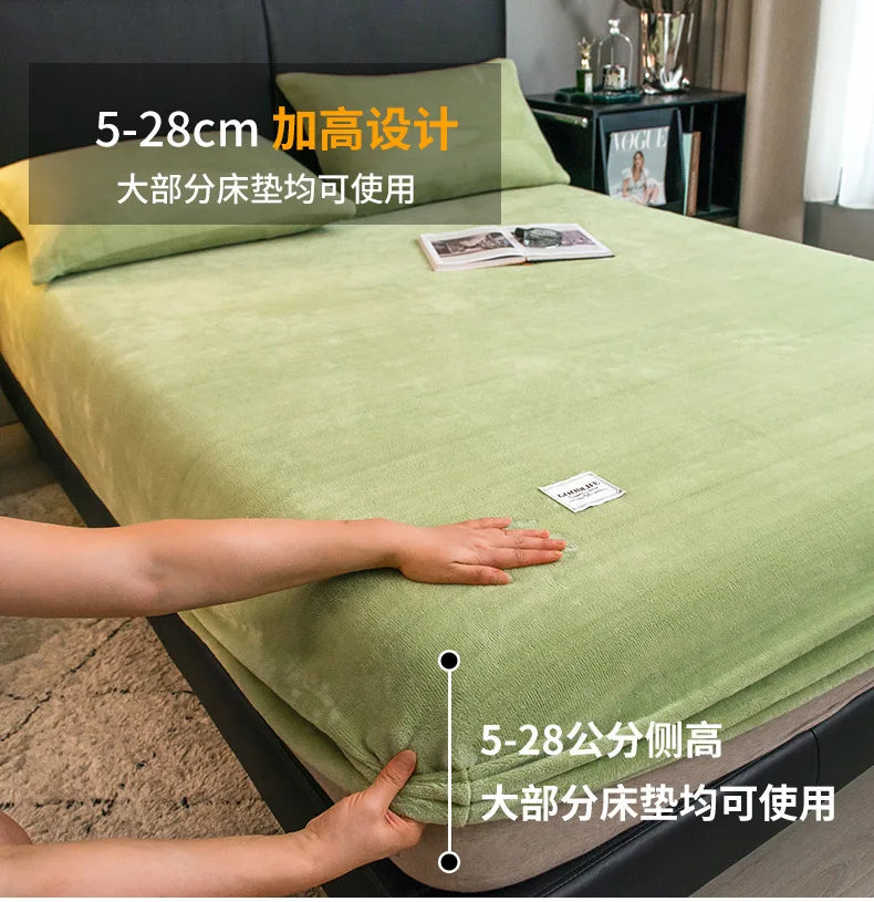 Warm Plush Fitted Sheet Elastic Mattress Cover Fluffy Velvet Fleece Bed Linen Couple Thermal Double Bed Not Included Pillowcase.
