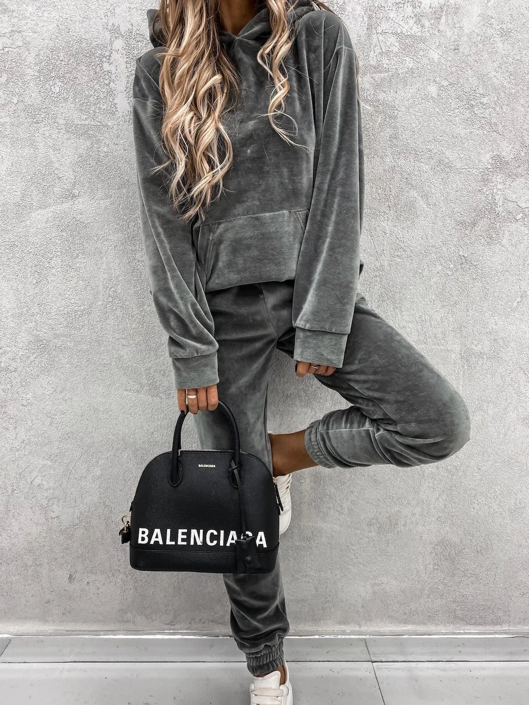 Autumn Winter Velvet Tracksuit Set Elegant Soft Pocket Pullover Top Female Loose Sweatsuit Pants Suit 2024 Two Piece Set Outfits.