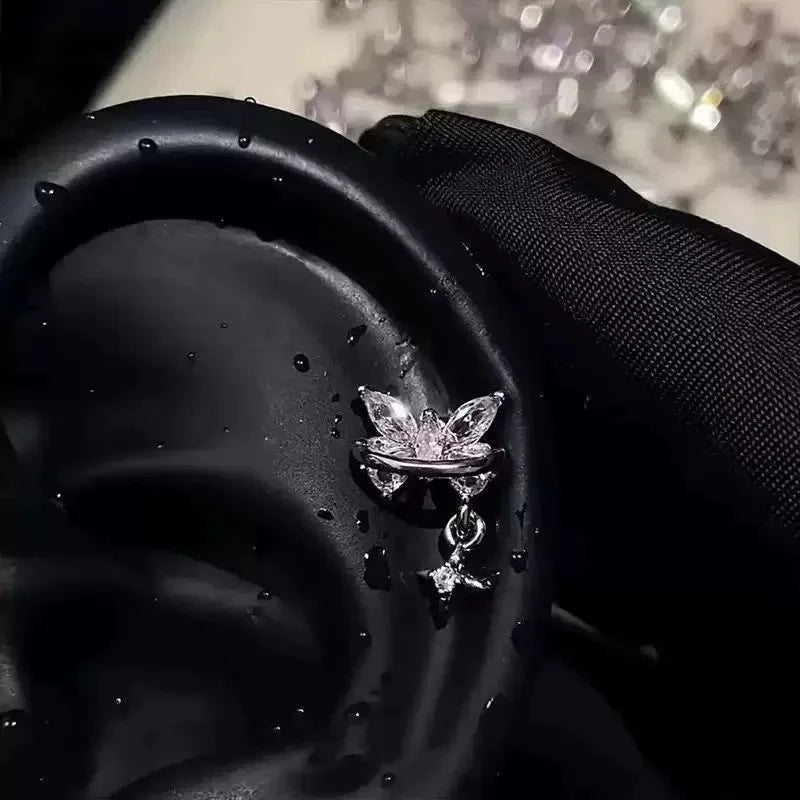 1 Pcs Sliver Dog Bone Claw 316L Stainless Steel Ear Bone Nail Korean Style Fashion Cartilage Earrings For Women Jewelry.