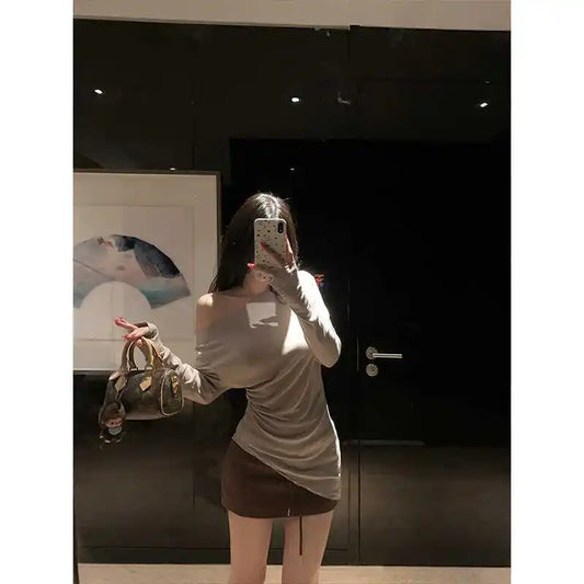 Sexy Long Sleeve T-Shirt Shoulder Bared Waist Cinched Slim Fit Knitted Cotton Solid Color Casual Urban Style for Early Autumn.