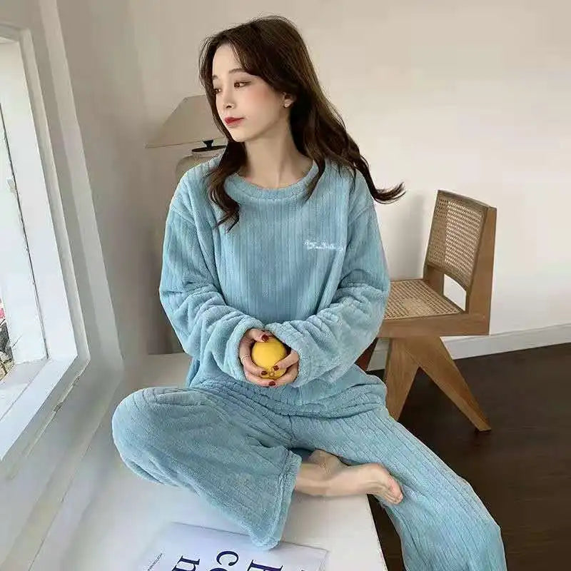 New Autumn/Winter Coral Fleece Pyjamas for Women Thickened Homewear Student Comfort Cotton Fleece Plus Size Fashion Pyjama Set.