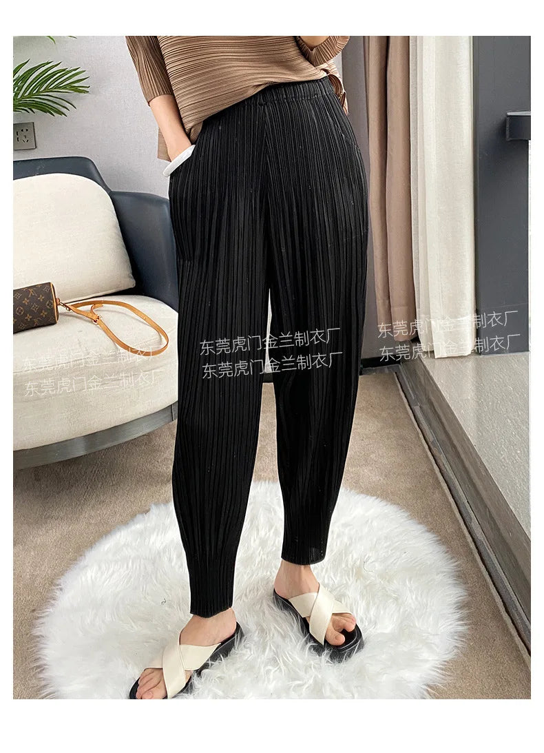 Miyake Life Pleated Pants Loose Harem Pants Women's Summer Thin Fashion Versatile Nine-minute Calf Pants.