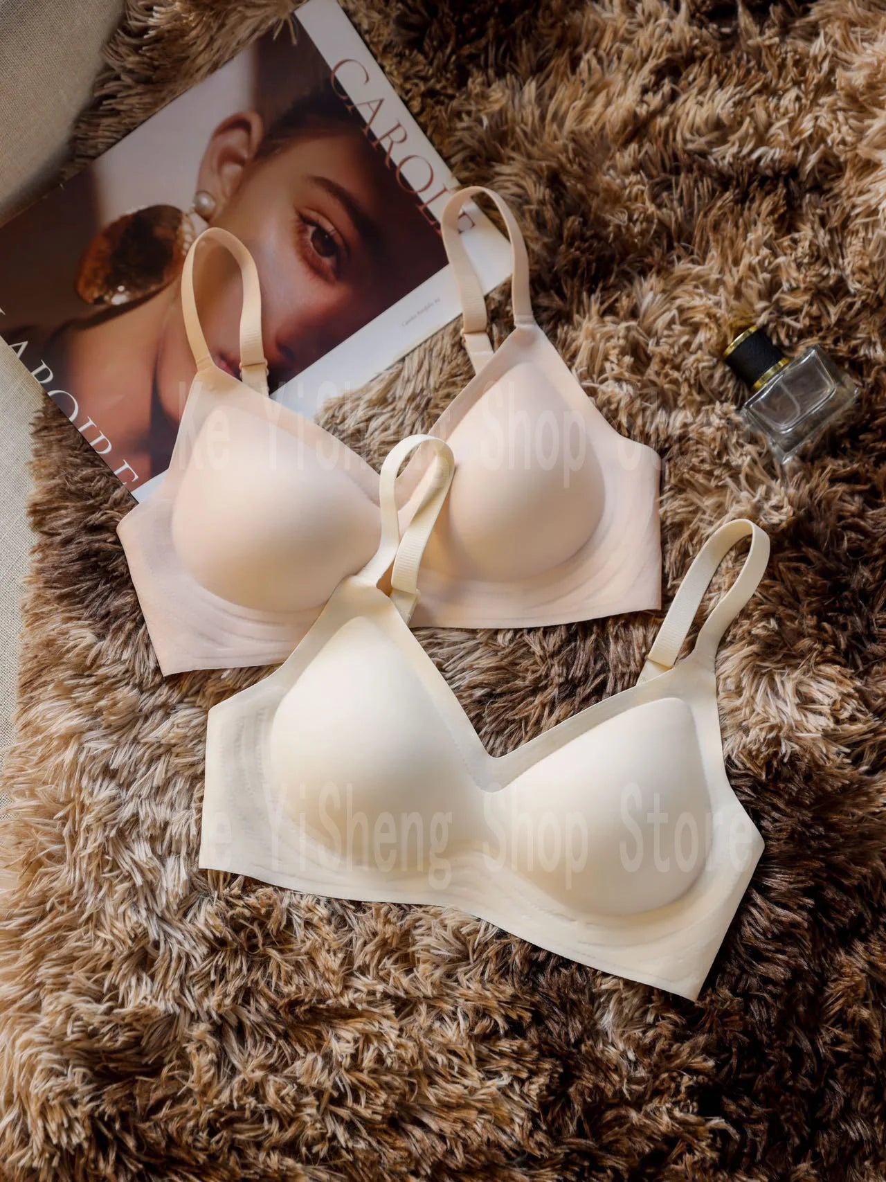 Small breast seamless bra Women's small breast push-up comfortable non-underwire soft support closed breast bra.