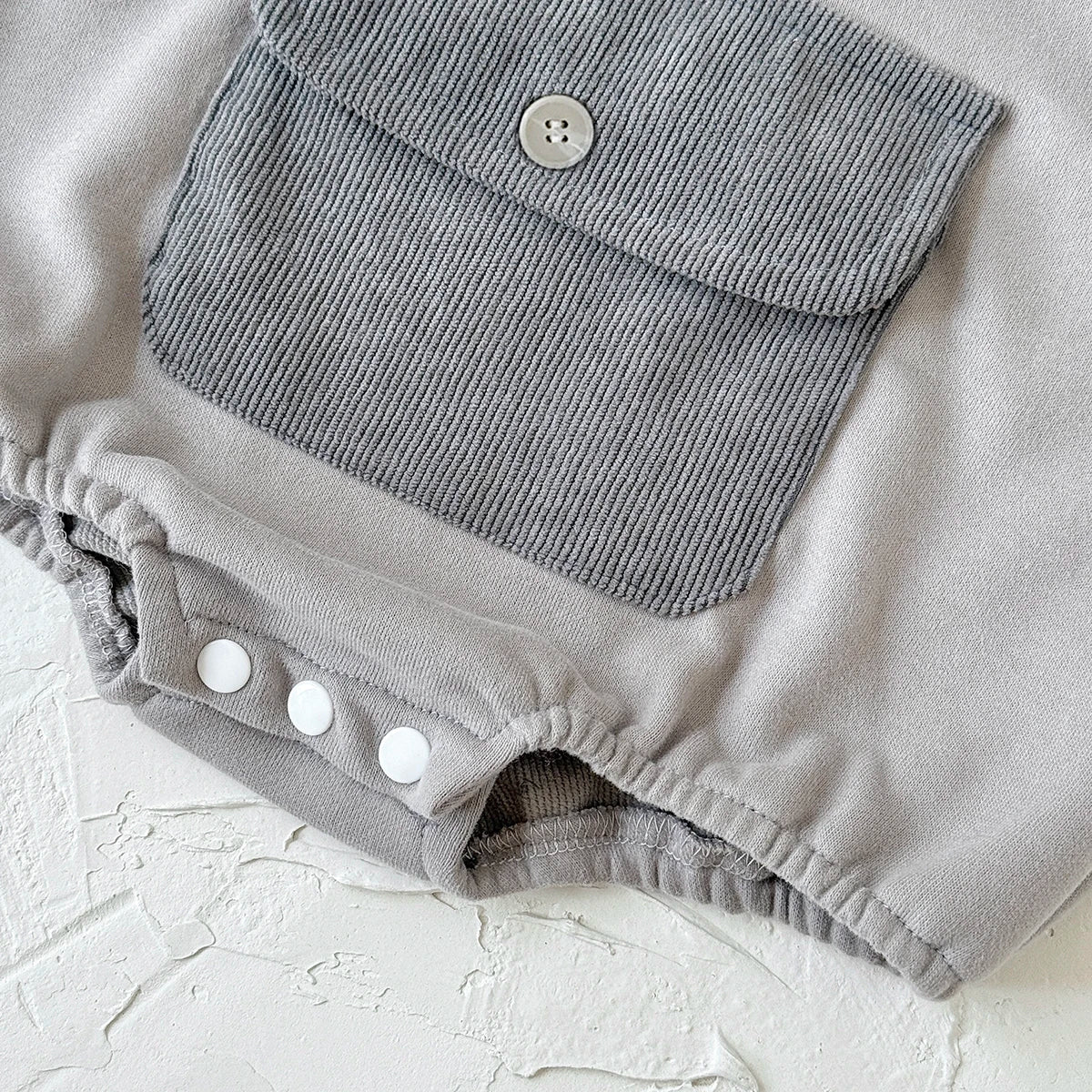 Herbst Neue Baby Minimalistischen Hoodie Lange Ärmel Große Tasche Klettern Kleidung Baby Neugeborenen Artikel Bodys & Einteiler.