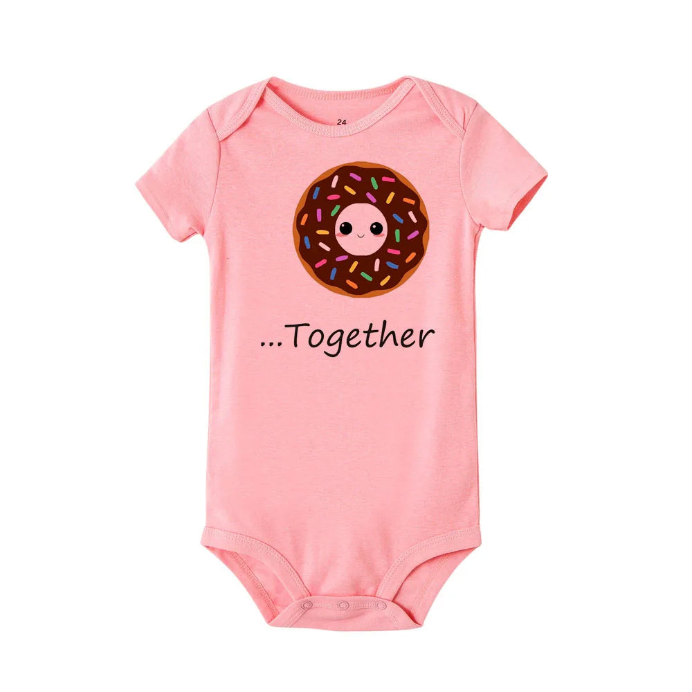 Perfect Together Twin Babykleidung Lustige Zwillings-Outfits Strampler Junge Mädchen Duschgeschenk Sommer Kurzarm-Bodys Bruder/Schwester.