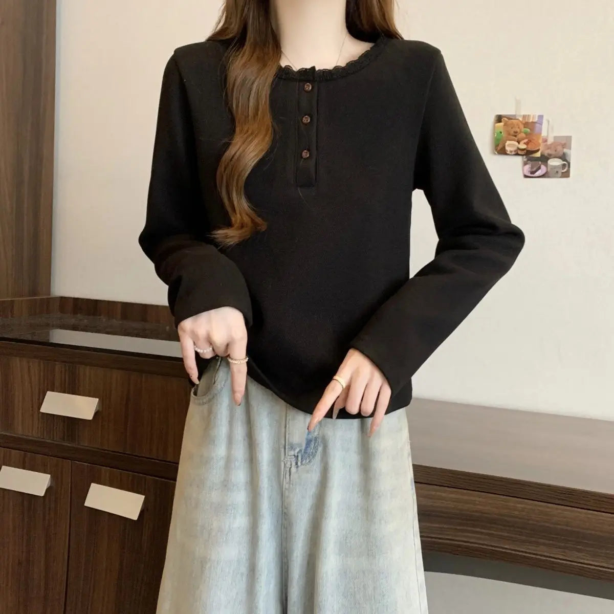 New Autumn and Winter Half-open Lace Front Shoulder Long-sleeved T-shirt Plus Velvet Warm German Velvet Women's Top.
