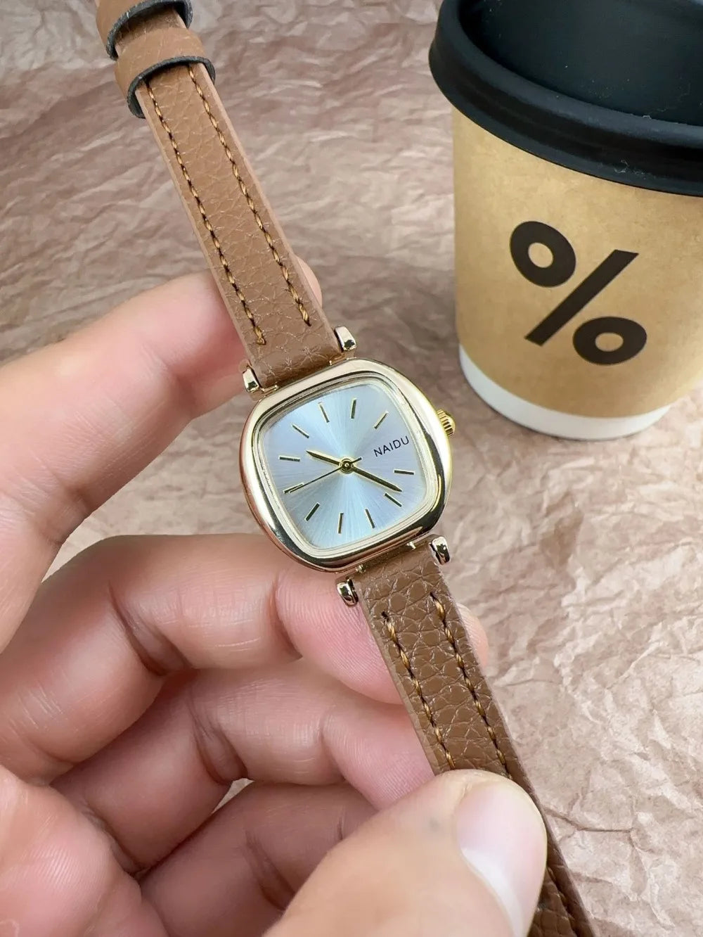 Hot Sale Women Watch Simple Small Dial Quartz Watches Luxury Ladies Gift Wristwatch Fashion Student Leather Strap Clock Relógio.
