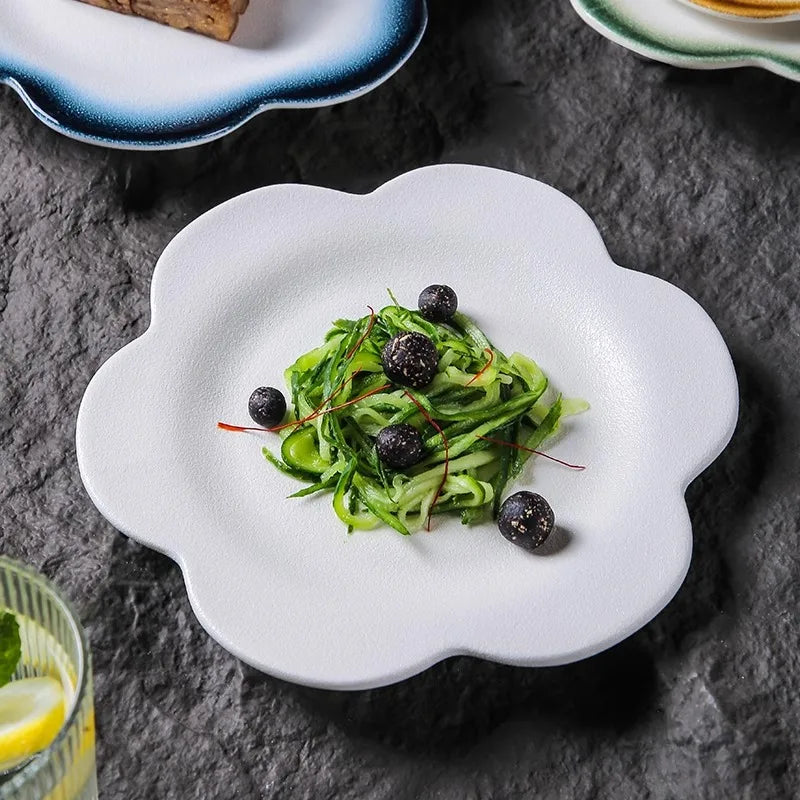 Creative Flower Shape Ceramic Plate Dessert Cake Plate Pasta Dish Sushi Plate Serving Plates Molecular Cuisine Tableware.