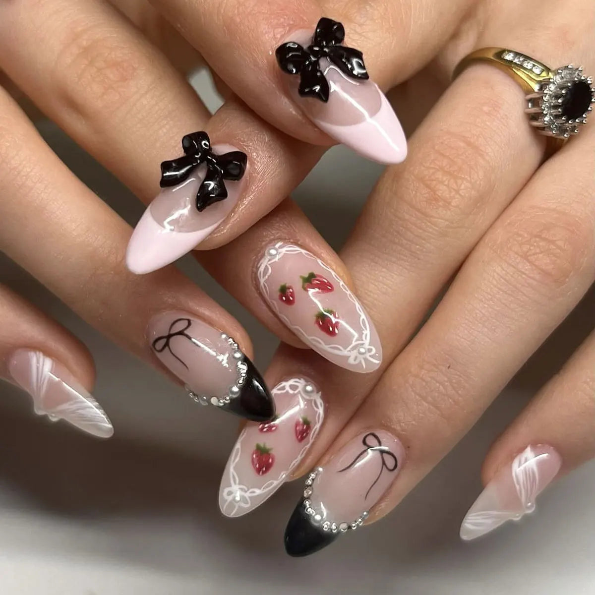 24pcs Gradient Black False Nails Yellow Star Moon Swan Pattern Press On Nails Sweet Cool Bowknots Flower Fake Nail Y2k Manicure