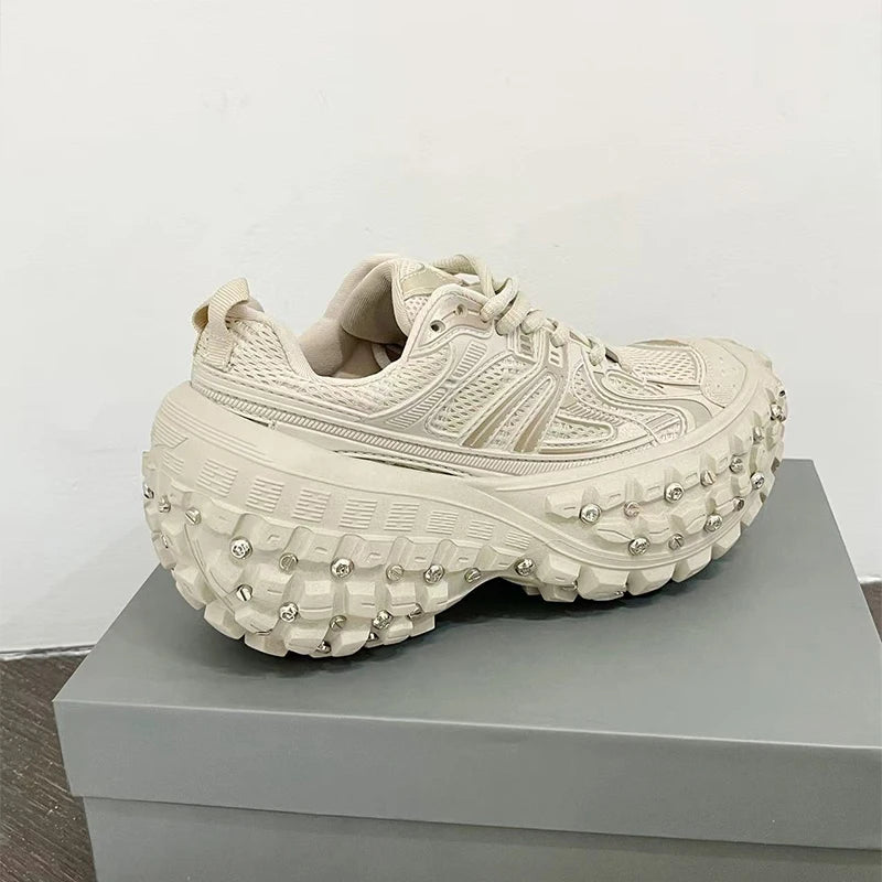 Fashion Brand Men's Or Women's Thick-soled Sports Shoes 2025 Spring New Rivet Design Couple Sports Shoes Breathable Casual Shoes.