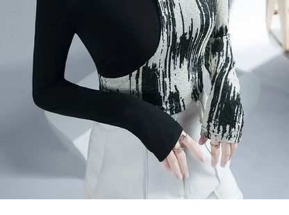 Women Design sense Printing Hollow Out Pullovers Elegant Slim Top Spring Autumn 2024 New Turtleneck Long Sleeve Fashion T-Shirts.