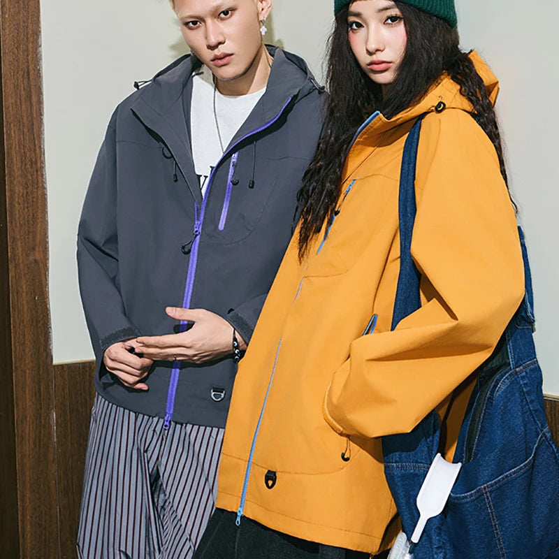 Outdoor Windbreaker Hooded Jacket Men Softshell Zip Up Windproof Waterproof Mountain Skiing Hiking Camping Jacket Autumn Coats.