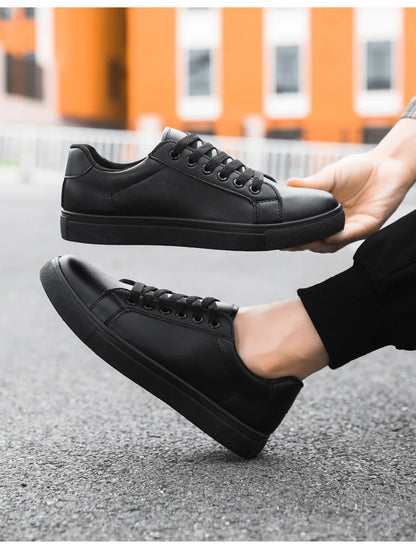 White Black Men Shoes Comfortable Casual Skateboard Shoes Men Solid Leisure Sneakers Lightweight Walking Shoes.