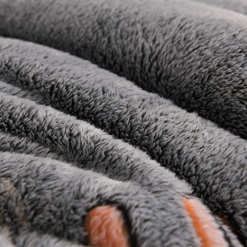 1Pc Snowflake Velvet Skin-Friendly Milk Velvet Quilt Quilt Core Suitable for Bedroom Apartment Winter Thickeneded Warm Comfortable Fashion Print Ins Style 1.5/1.8/2/2.2m Bed.