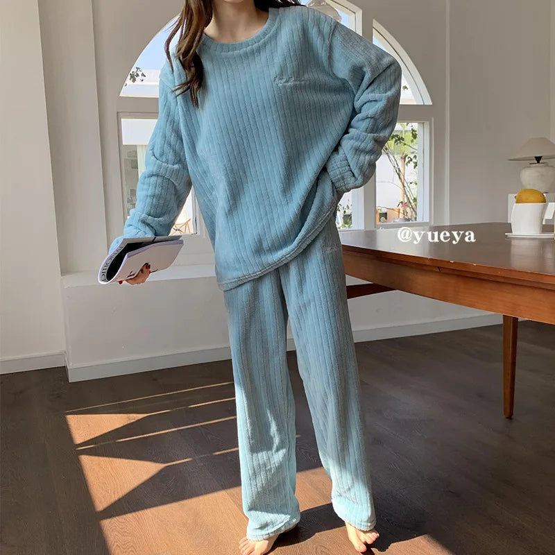 New Autumn/Winter Coral Fleece Pyjamas for Women Thickened Homewear Student Comfort Cotton Fleece Plus Size Fashion Pyjama Set.