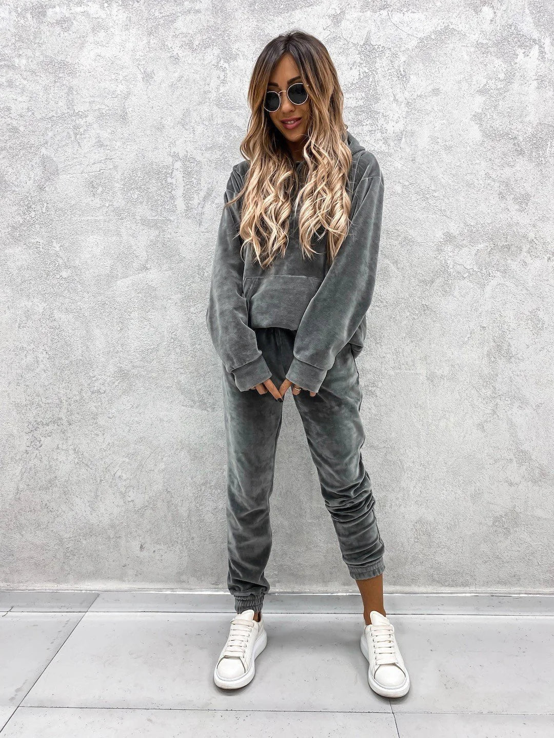 Autumn Winter Velvet Tracksuit Set Elegant Soft Pocket Pullover Top Female Loose Sweatsuit Pants Suit 2024 Two Piece Set Outfits.