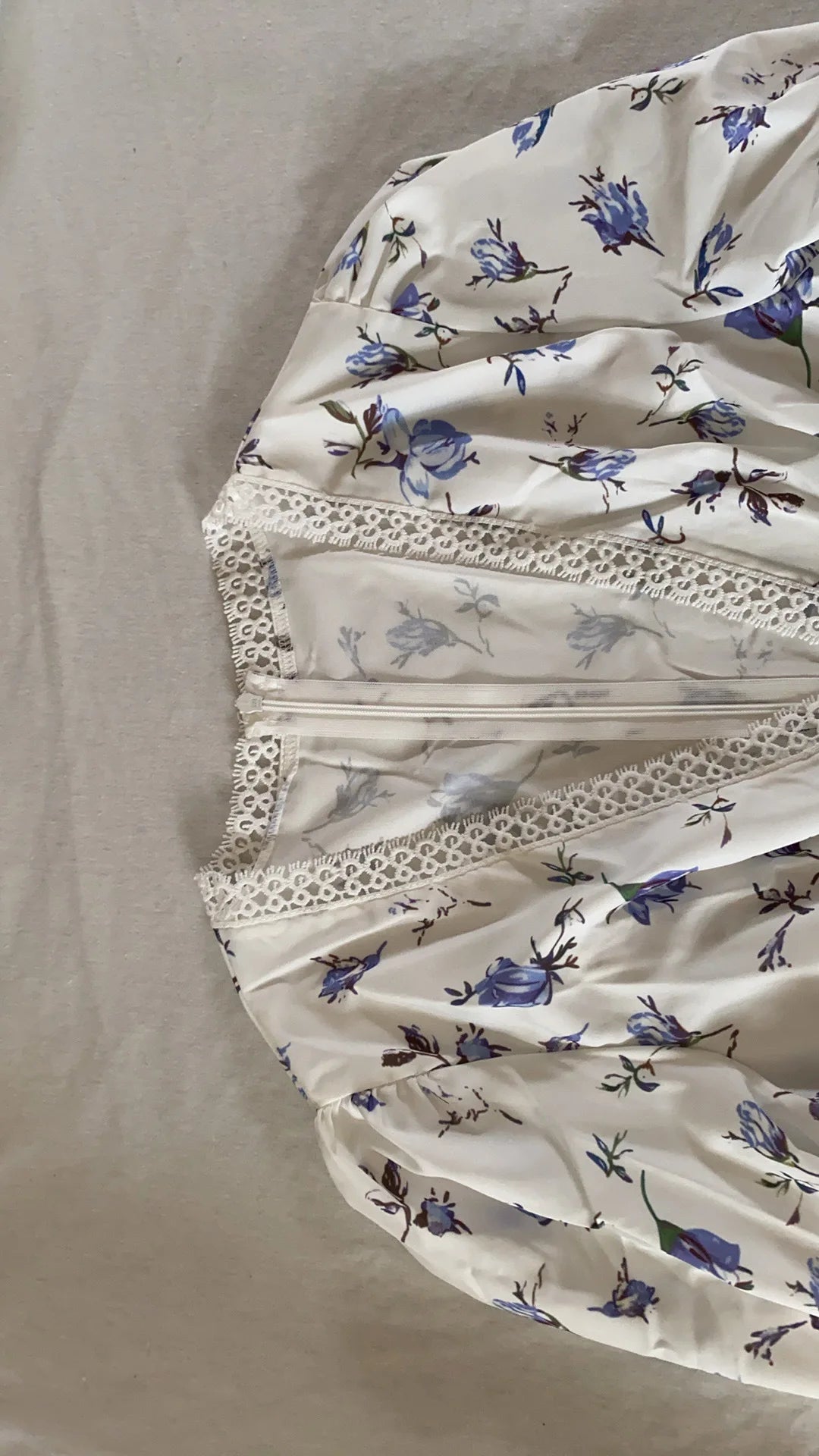 Frühling Herbst frauen Neue Kleid Temperament Süße Druck V-ausschnitt Laterne Hülse Spitze Hohe Taille Kurzes Kleid