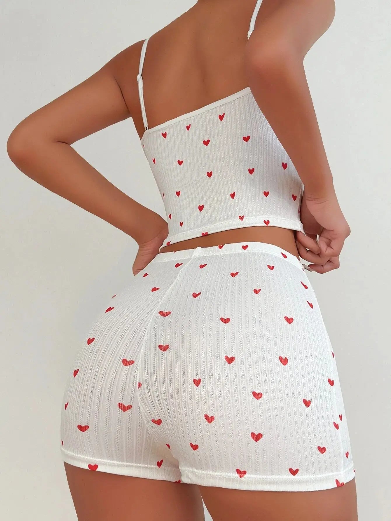 Frühlings- und Sommer-Nachtwäsche für Damen, Pyjama, Herzdruck, lässig, rückenfrei, bauchfreies Cami-Top und hohe Taille, dünne Shorts, Loungewear.