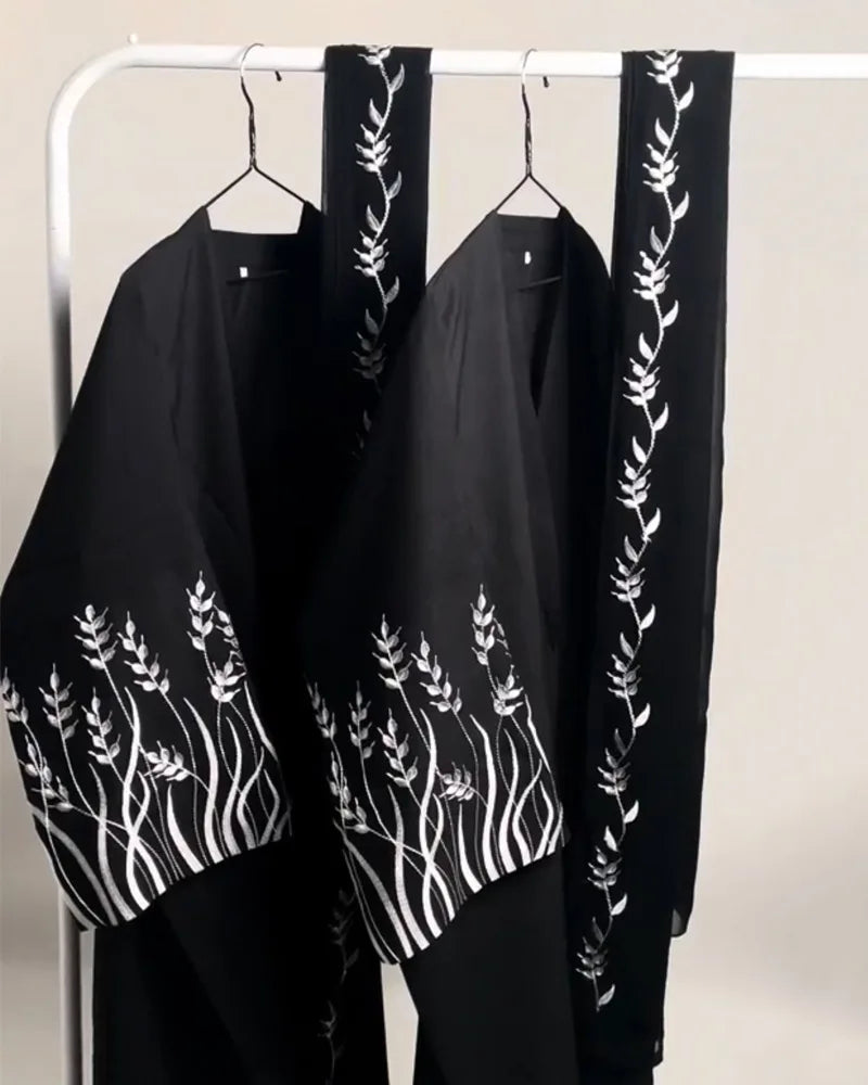 Muslim Women Dress Elegant Black Embroidery Abaya Long Robe Dubai Luxury Eid Ramdan Prayer Dress Kebaya Kaftan Moroccan Dresses.