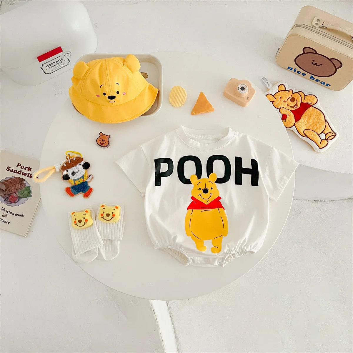 Cartoon Pooh Bär Bodys Schatz Tasche Furz Kleidung Baumwolle Weiche Sommer Baby Kleidung Neugeborenen Fotografie Strampler K5652.