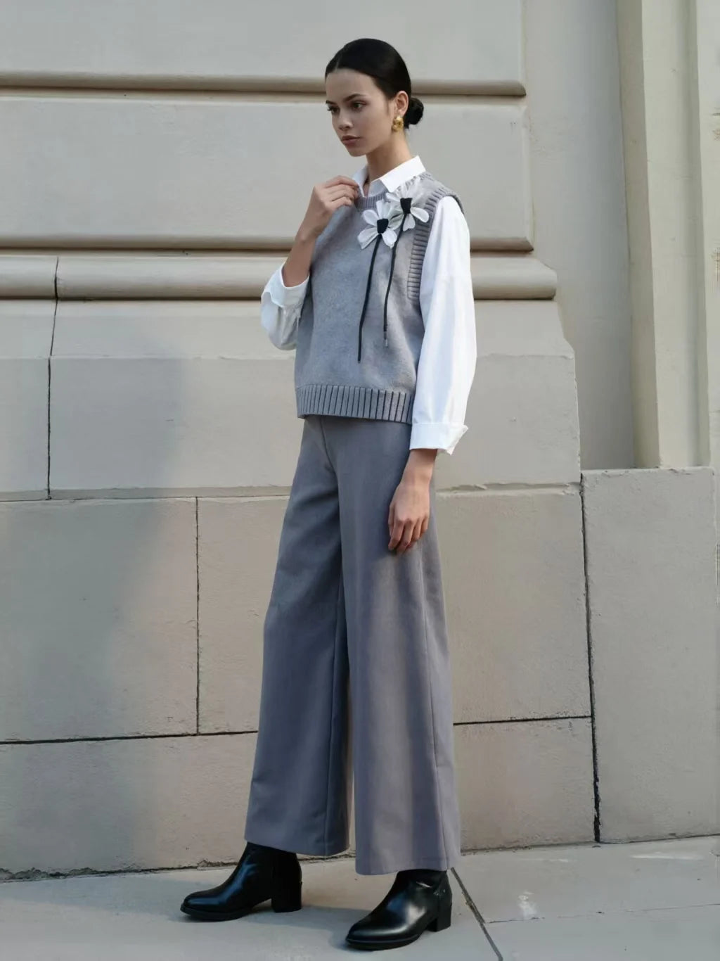 Herbst Winter Elegante Strickwaren 3-teiliges Damen-Pullover-Set Schicke weiße graue schwarze Strickjacke mit Schleifendetail Lässige gestrickte Hose mit weitem Bein