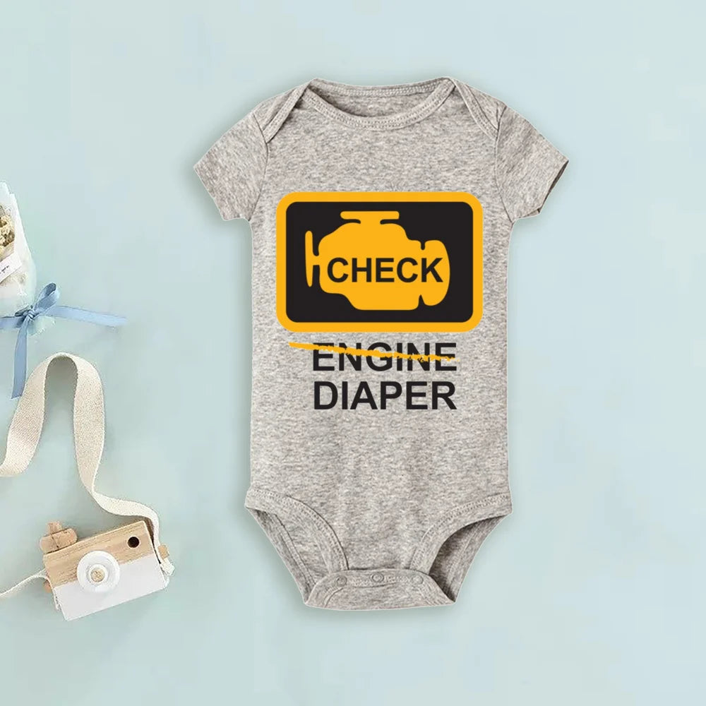 Lustige Poopy Windel Baby Strampler Check Engine Baby Body Niedliche Mechaniker Säuglingsbodys Jungen Mädchen Kleidung Neugeborenes Geschenk.