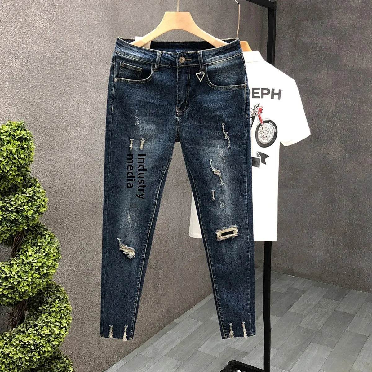 Trendy Unique Holed Men's Jeans Straight Leg Slim Fit Cropped Pants Summer Style Casual Business Fashion Shorts For Men.
