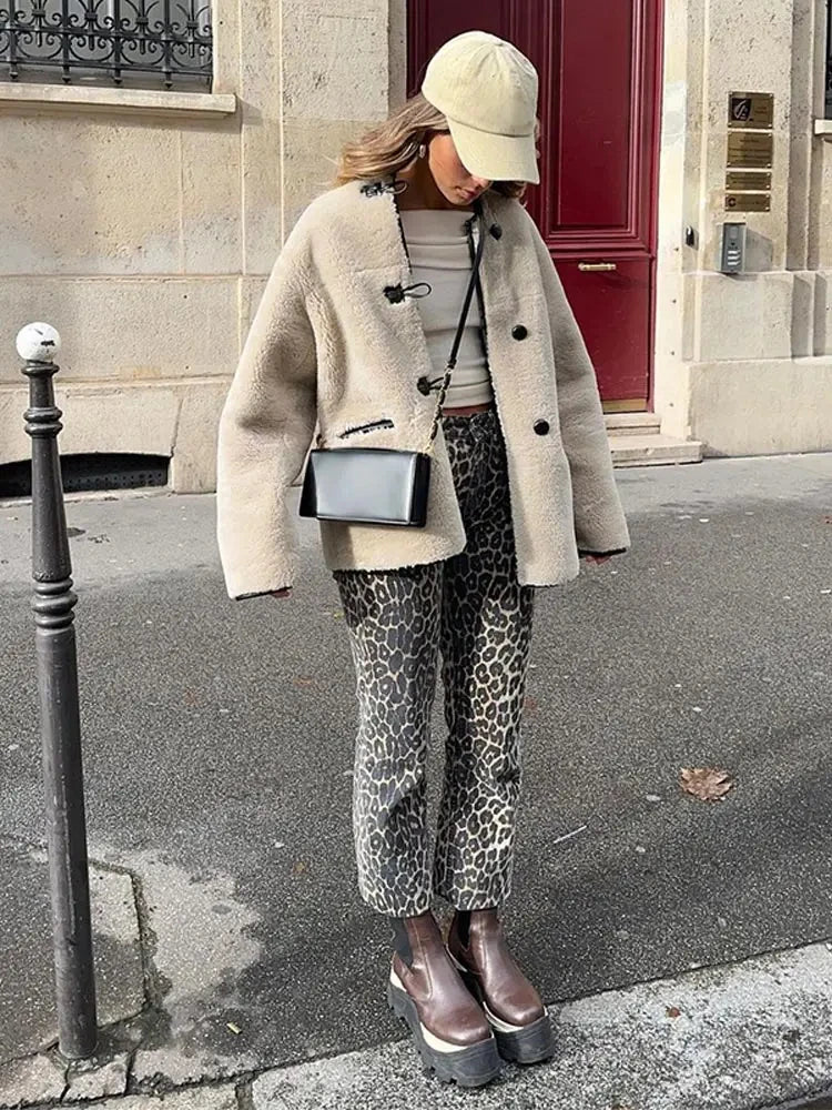 ZBZA Women's Faux Wool Jacket Loose Retro O-neck Single Breasted Long Sleeve Double Pocket Casual Overcoat Fall Winter Chic Coat.