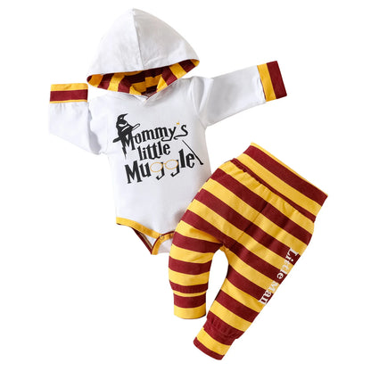 Ins Frühling Herbst 2025 Baby Jungen 2PCS Kleidung Set Baumwolle Mit Kapuze Brief Langarm Strampler Gestreiften Hosen Anzug Infant jungen Outfit.