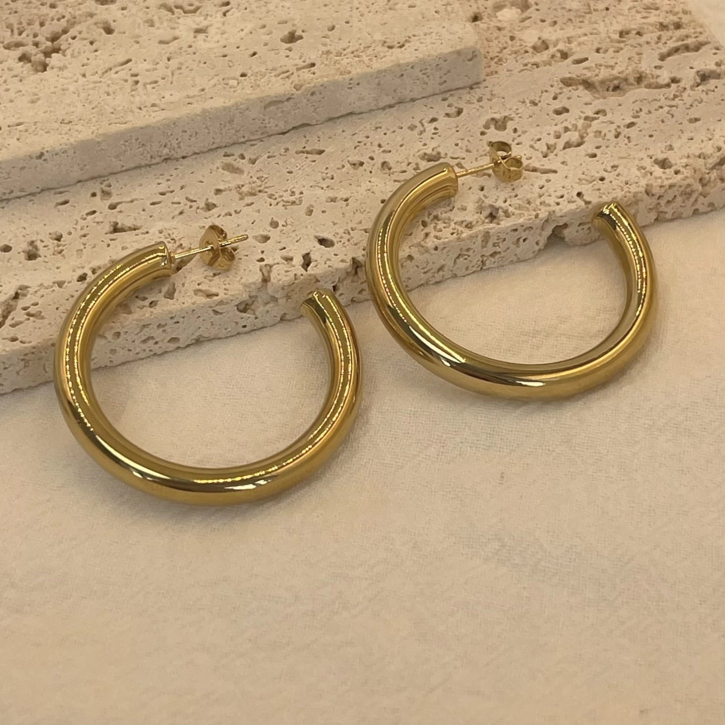 30/40/50mm Classic Stainless Steel Ear Buckle Big Earrings for Women Trendy Gold Color Large Hoop Earring Jewelry Accessories.