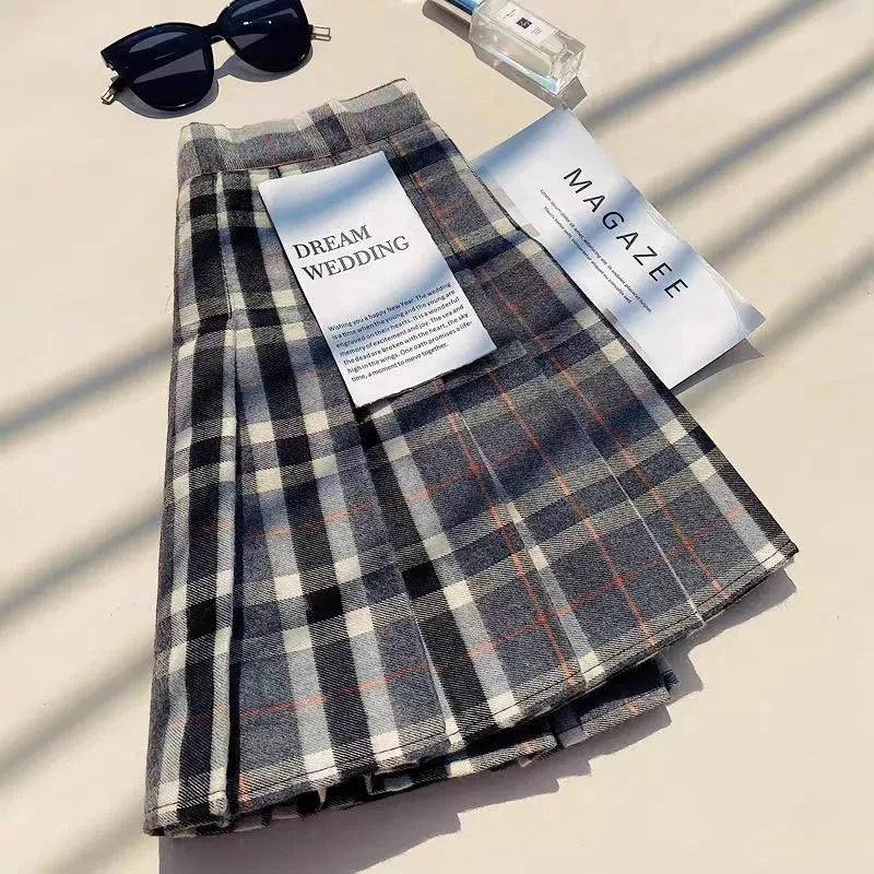 Plaid Woolen Pleated Skirts for Women Fall Winter High Waist Preppy Warm Mini Skirts Lady Fashion Korean All-Match A Line Skirts.