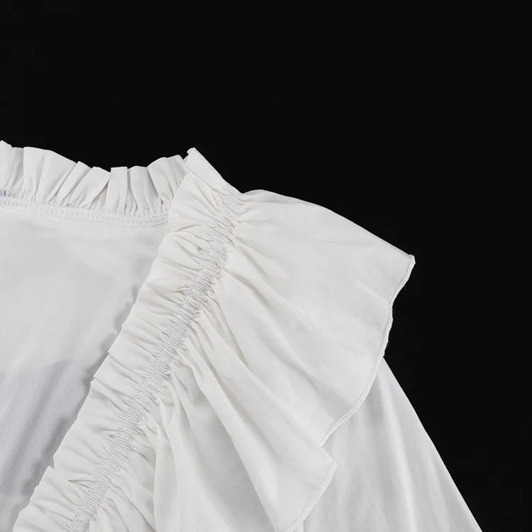 Glänzendes gekräuseltes weißes Mini kleid mit V-Ausschnitt, weibliches Patchwork, langärmliges, elegantes Verband-Mode kleid, hoch tailliertes Schnür kleid für Frauen