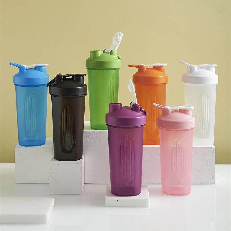600ml Portable Protein Powder Shaker Bottle Leak Proof Water Bottle for Gym Fitness Training Sport Shaker Mixing Cup with Scale.