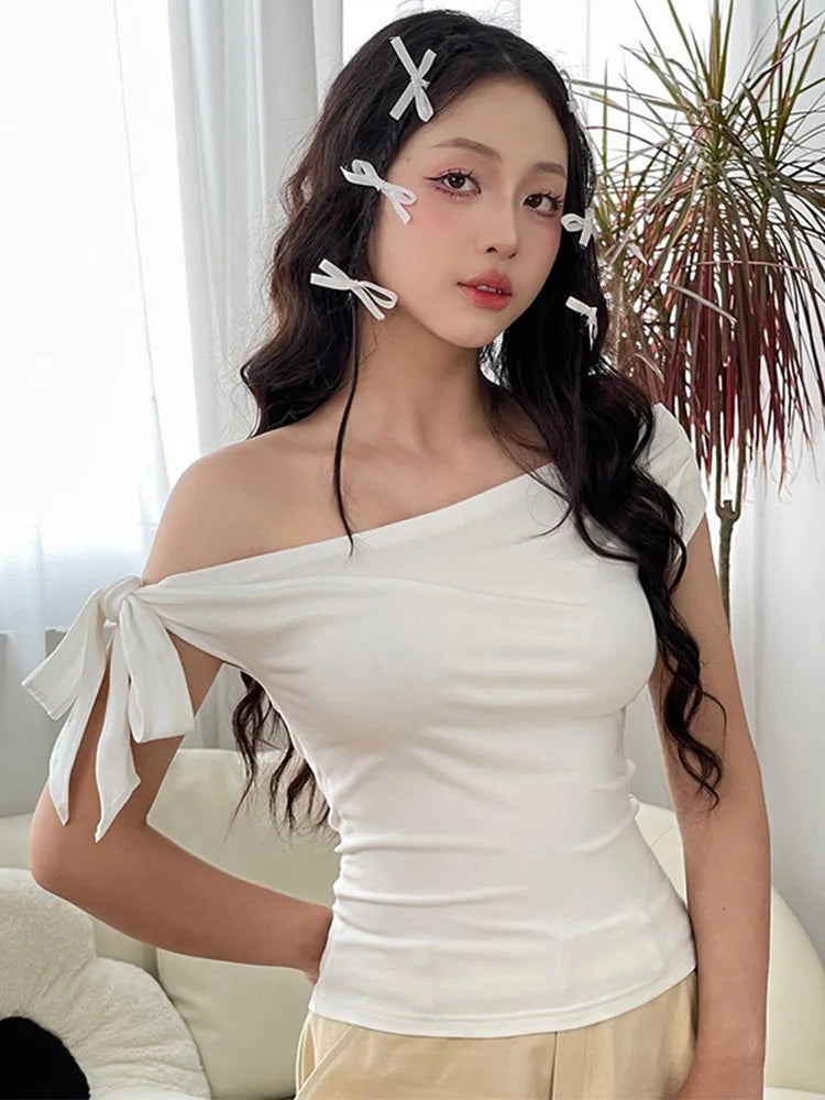 2025 Women'S Summer Ins Style New Shrink Pleated One-Shoulder Crop Top Backless Twist Tie Asymmetric T-Shirt Casual Top.