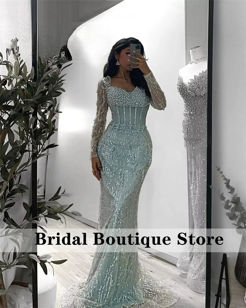 Glänzende blaue Dubai-Abendkleider 2025, mit Perlen verziert, Kristalle, Hochzeitskleid für besondere Anlässe, maßgeschneidert.