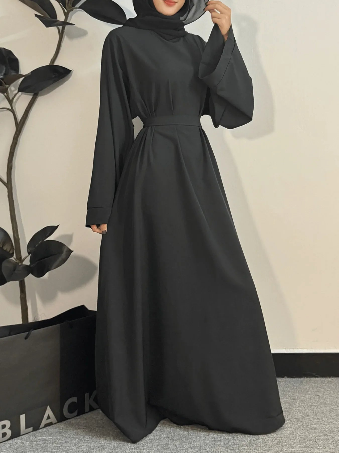 Muslim abaya