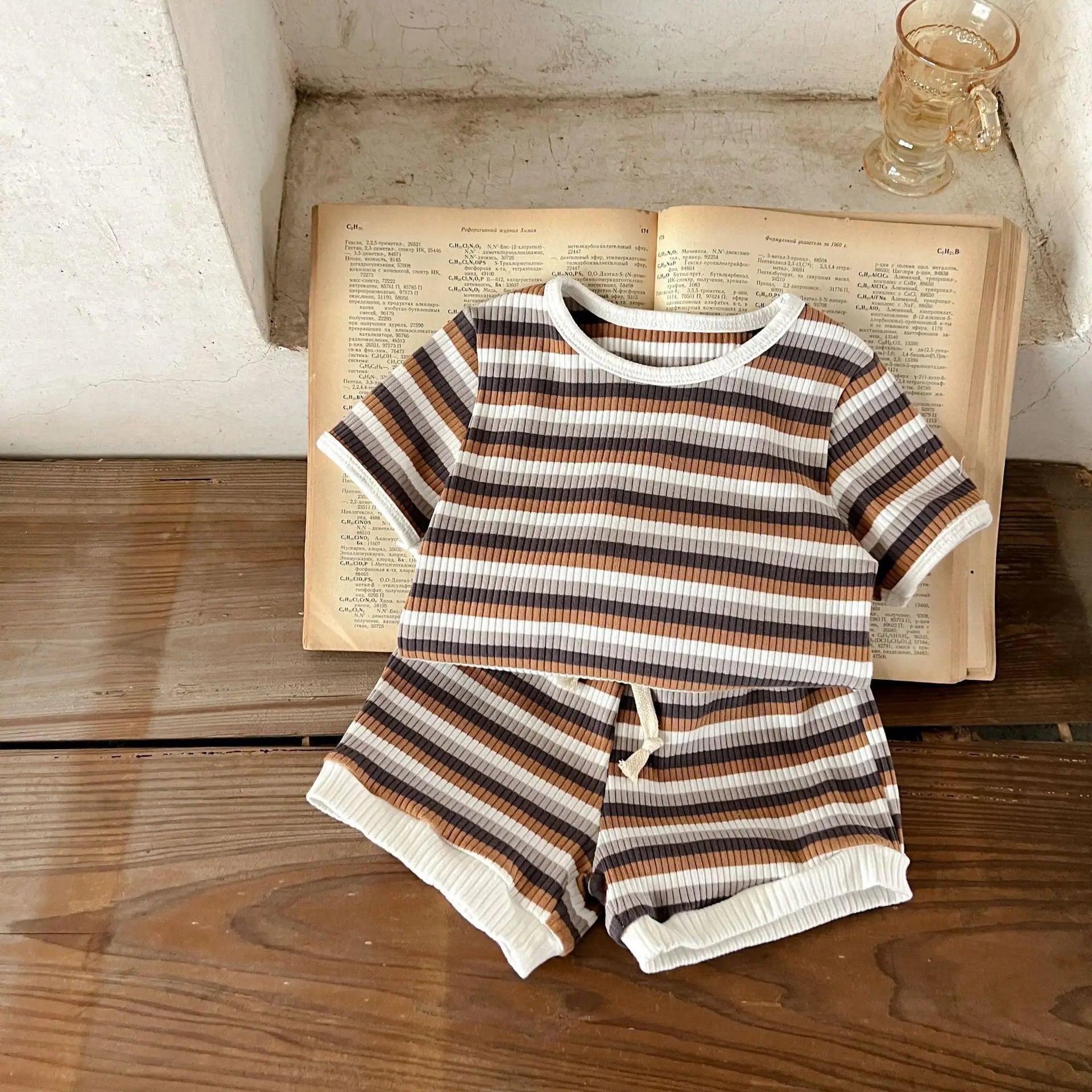 Korean Version Summer Kids Baby Girls Boys Short Sleeve Striped Top Tees +shorts Pants Infant Cute Pure Cotton Clothing Set.