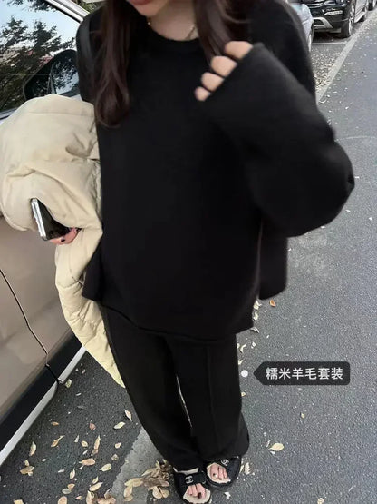 Koreanische Version des weichen, wachsartigen, faulen Wind-Stricksets 2024, sanfter Rundhalspullover, Pullover, weites Bein, Hose, zweiteiliges Set für Damen
