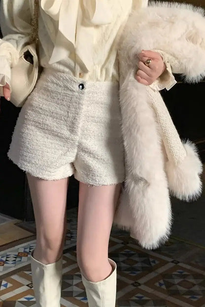 2023 Fall/Winter French Style Tweed Shorts High-Waisted Slimming Boot Shorts for Women Elegant Chic Design Versatile and Unique.