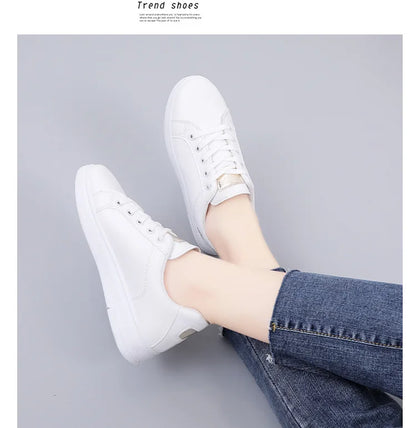 Spring Women Casual Shoes White Breathable Embroidered Flower Lace-Up Women Sneakers Fashion Korean version Women Tennis shoes.