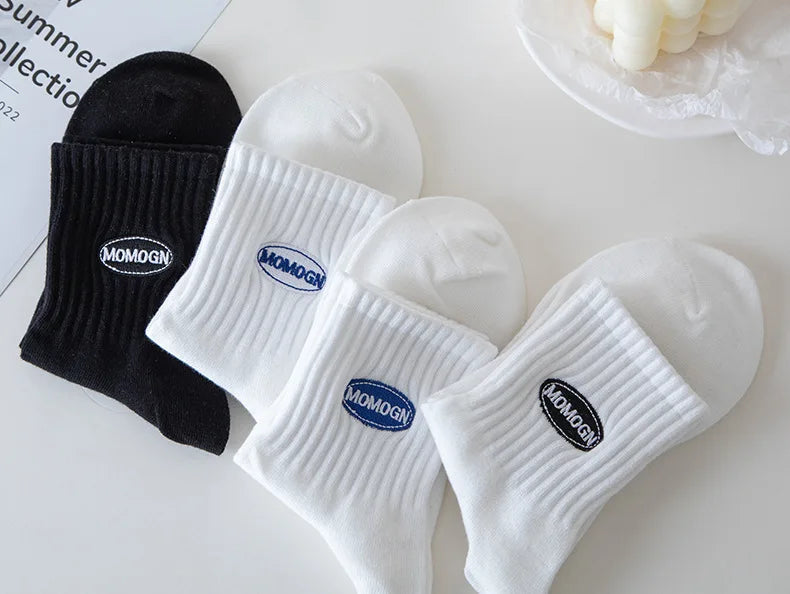 4 Pairs of Men's and Women's Cotton Socks, Four Seasons Anti-odor Running, Sports Sweat-absorbing Embroidery Cotton Socks.