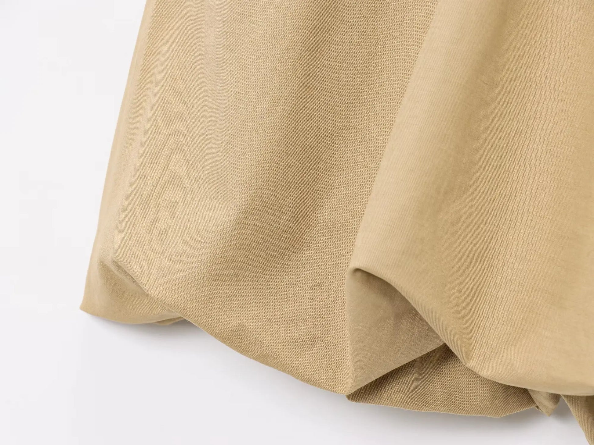 ETJ's Spring 2025 new women's ZW series, elegant and romantic style, high-waisted casual shorts with a ball cut.