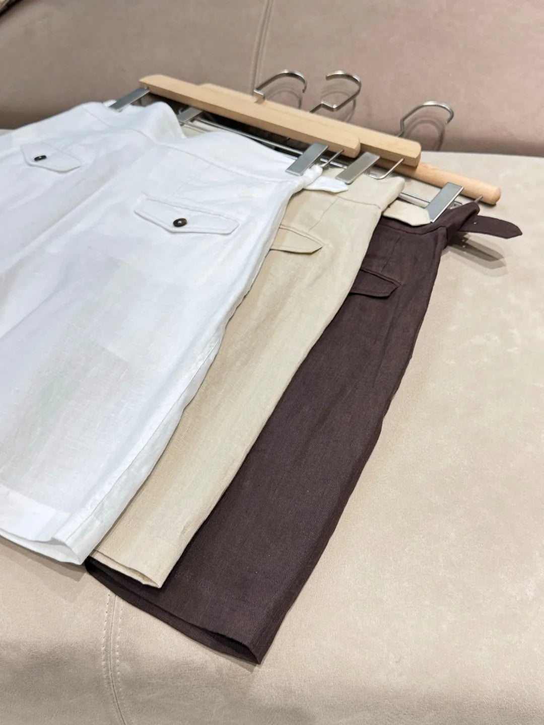 Summer women's solid color high quality linen shorts.