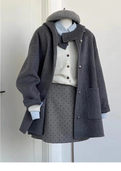 Grauer doppelseitiger Wollmantel mit Kapuze für Damen im Herbst und Winter 2025, neuer High-End-Mantel im Hepburn-Stil.