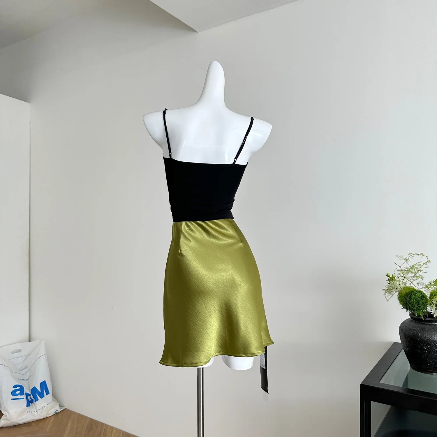 Women's Summer Elegant Acetate Short Meimard Short Skirt Lady Streetwear High Waist Slim Fishtail Mini Skirt.