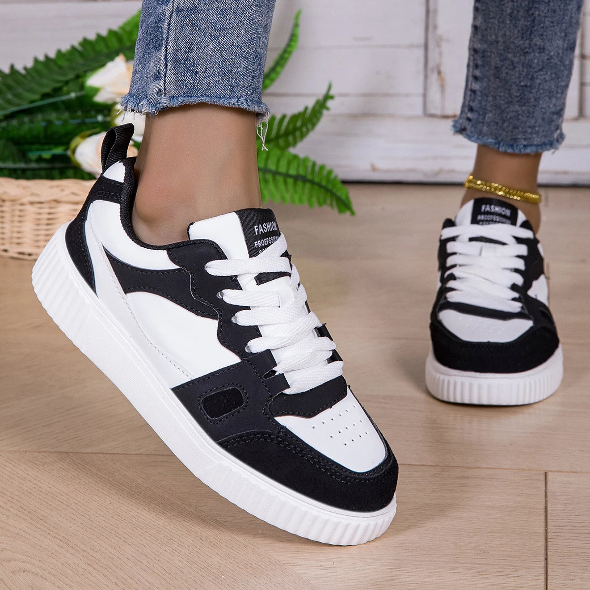 Women Shoes Skateboarding Shoes For Men Fashion Sneakers Lightweight White Black Sports Running Outdoor Casual Shoes Size36-46.