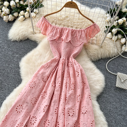 SINGREINY Schickes, ausgehöhltes Kleid mit Stickerei, Rüschen, Spleiß, schulterfrei, elastisch, gerüscht, schlank, 2025, solides, sanftes, langes Urlaubskleid