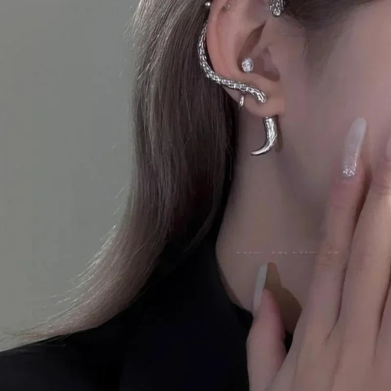 Snake Earring Clips Without Piercing Punk Non Pierced Clip Earrings Ear Cuffs for Women Men Fake Piercing Jewelry.