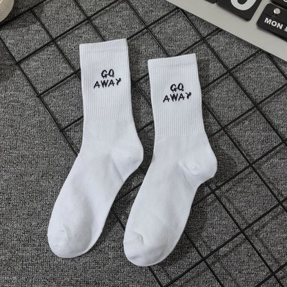 Simple European and American street letters white men's and women's socks sports hip hop college style socks.