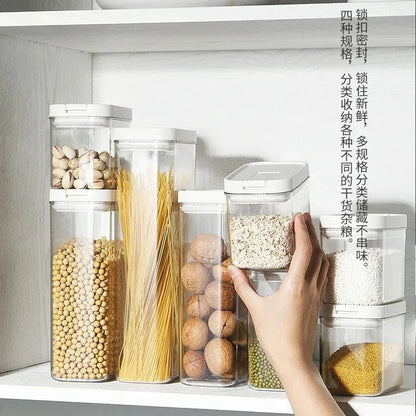 Kitchen Storage Plastic Storage Jar Clear Food Grade Airtight Seal for Kitchen Snacks Cereals Beans Kitchen Storage Organizer.